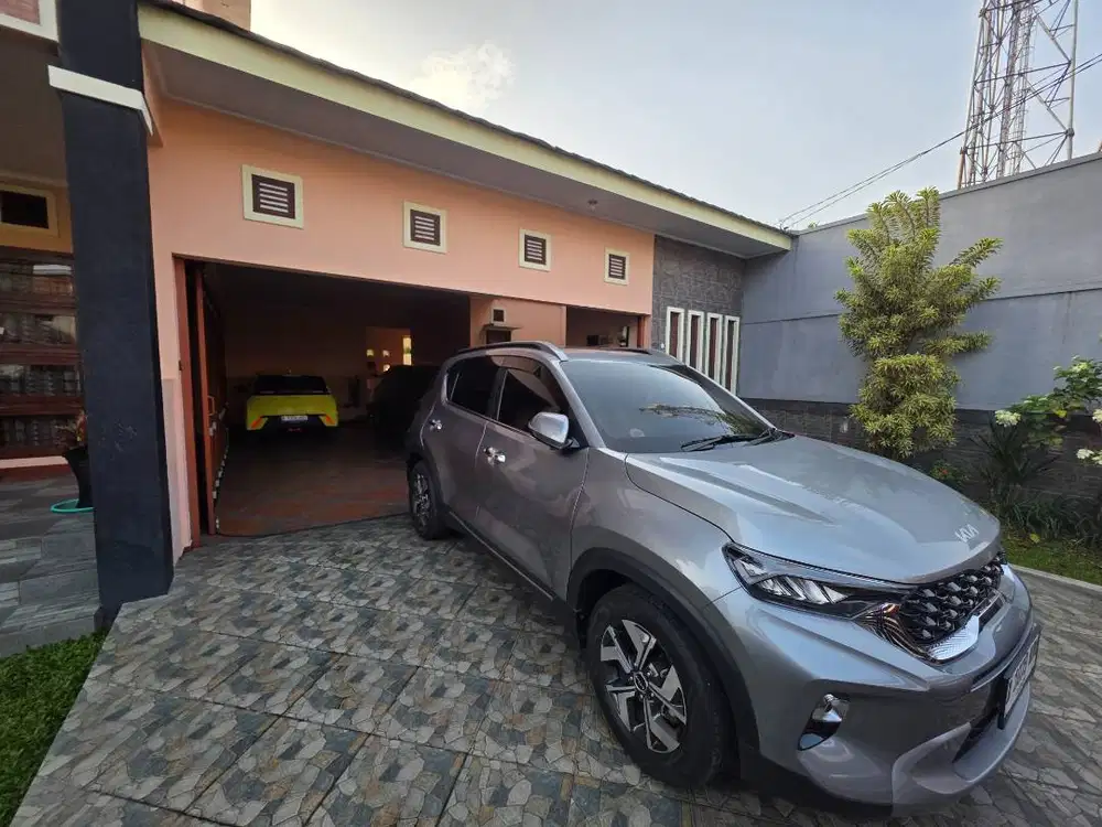 KIA Sonet Premiere (Flagship) 2023/2024 (Baru 16 ribu km)