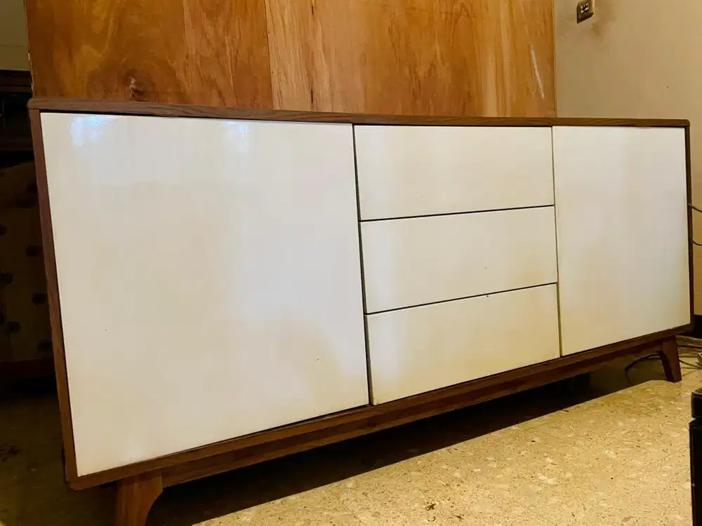 Credenza / Bufet