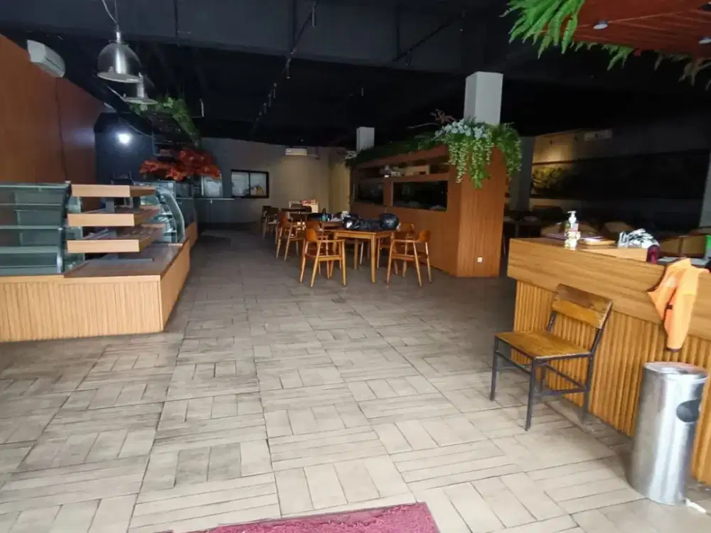 Dijual Gedung Ex Resto dan Billiard dekat Griya Yogya di Jl. Setiabudi dua arah - Bandung