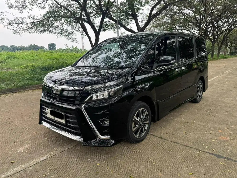 Toyota Voxy 2019 KM 60rb record Cash tangan pertama full original