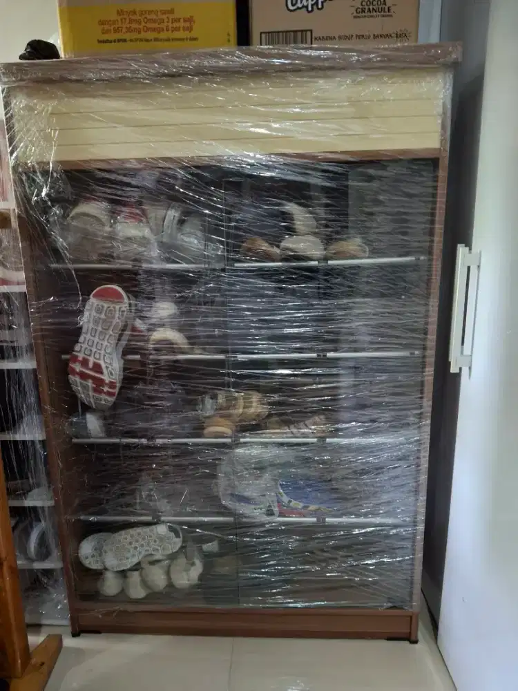 Di jual cepat rak sepatu
