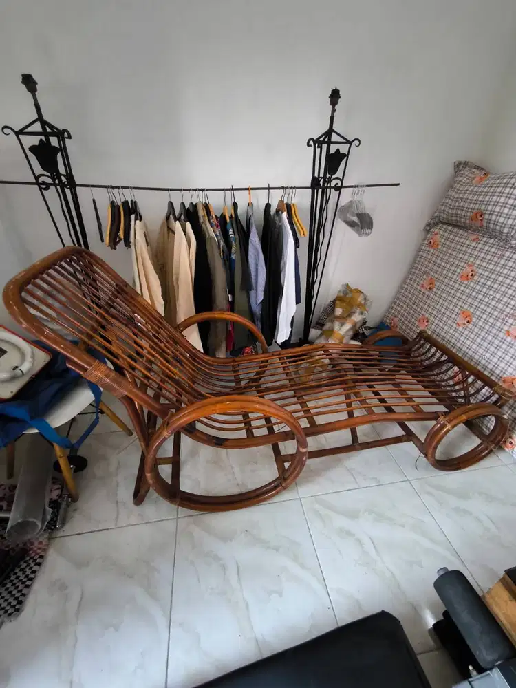 Kursi malas rotan vintage