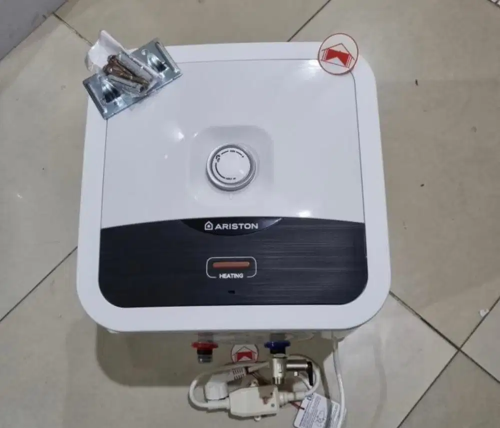 Water heater merk ariston 10liter
