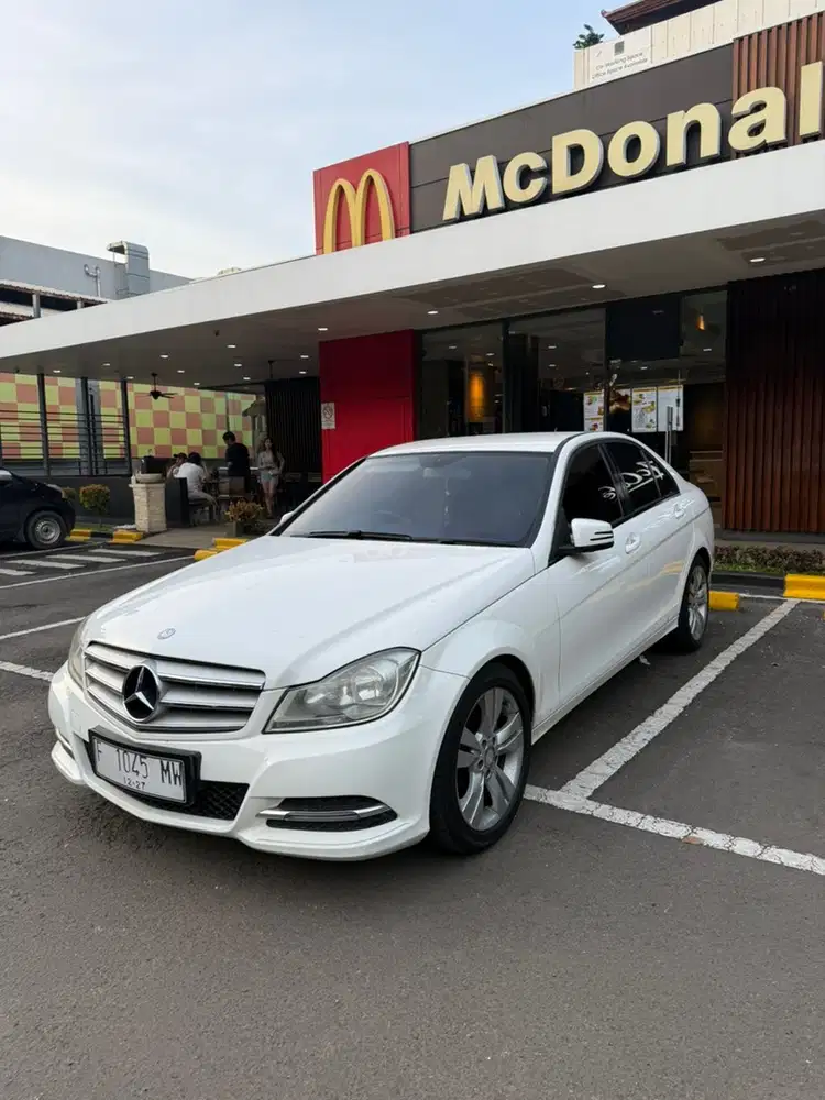 Mercedes-Benz C200 2013 Bensin