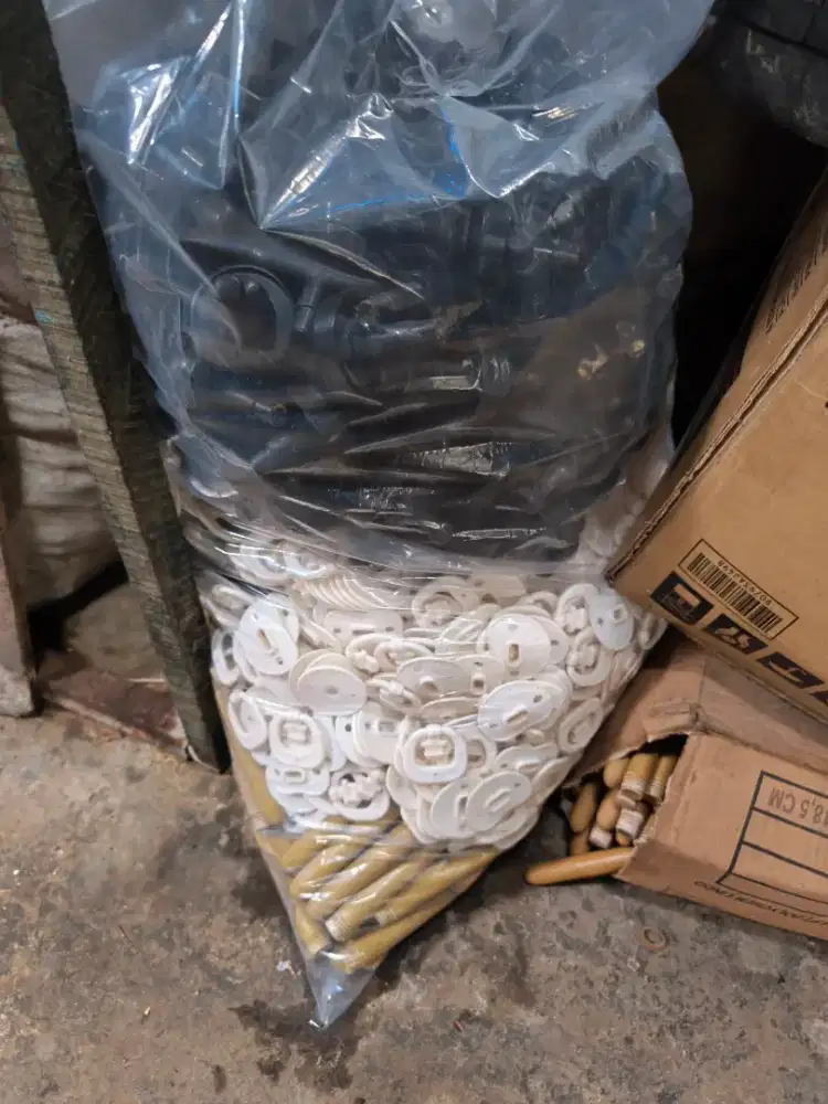 Borongan ratusan kilo plastik bekas