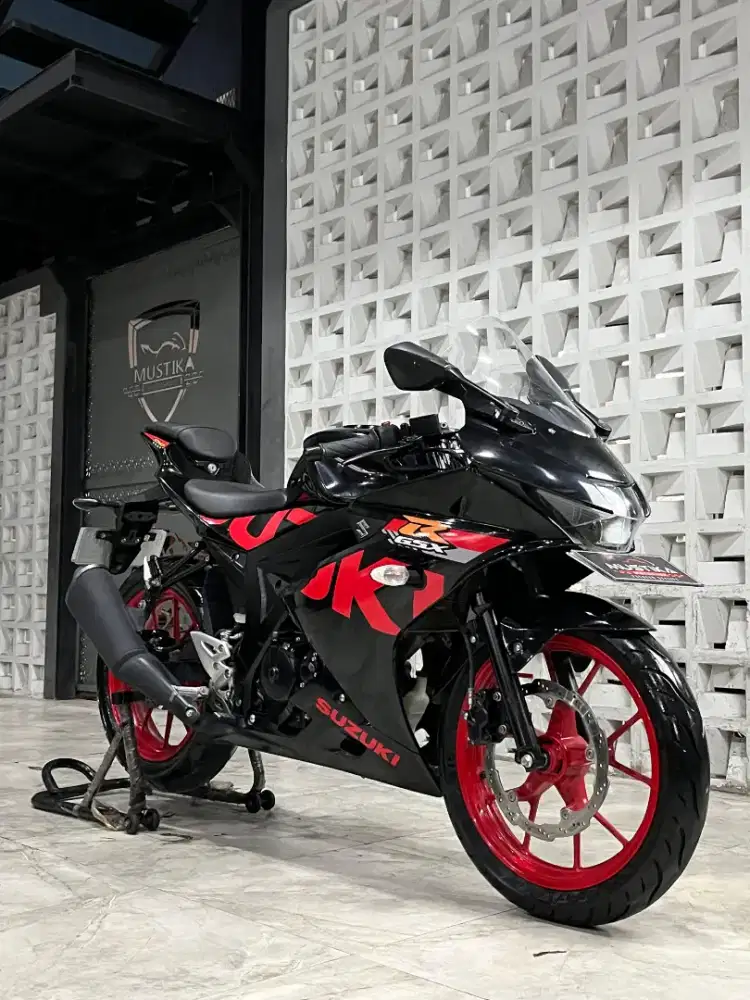 Sport Harga Matic‼️GSX R 150 2019 Black. KM 14rb. DANNY Mustika Motor