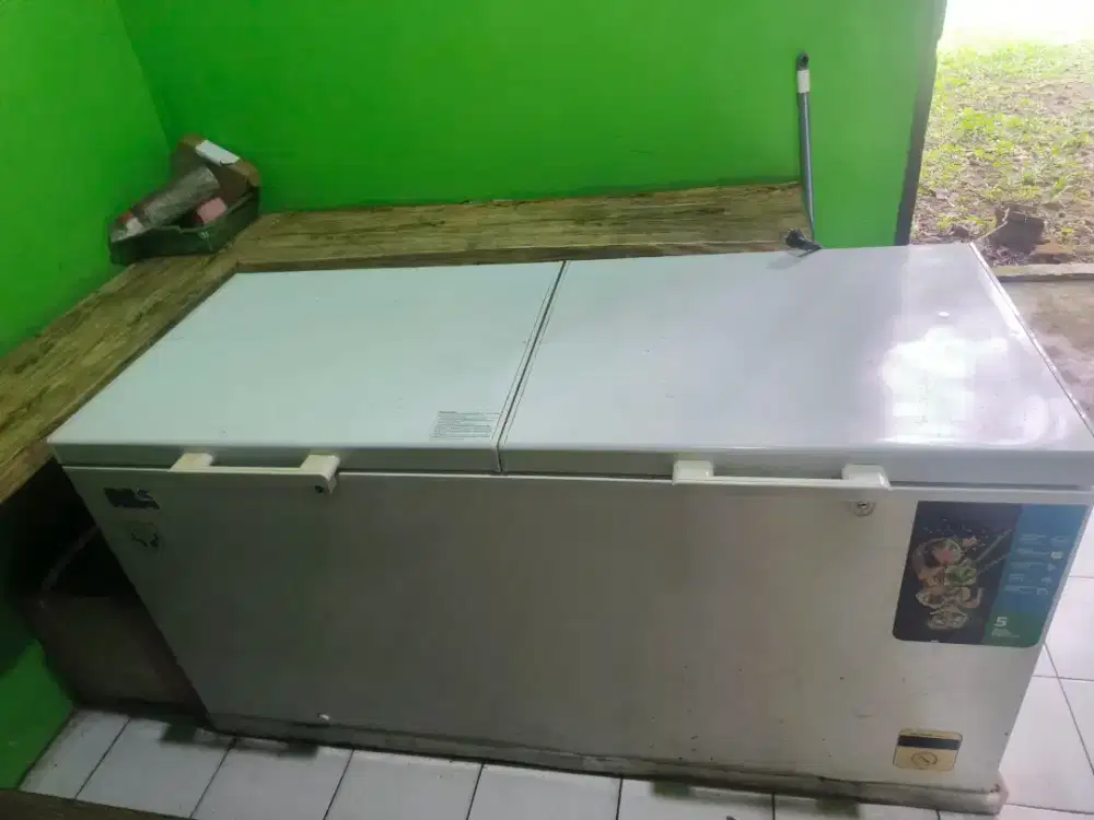 Jual freezer RSA CF600H