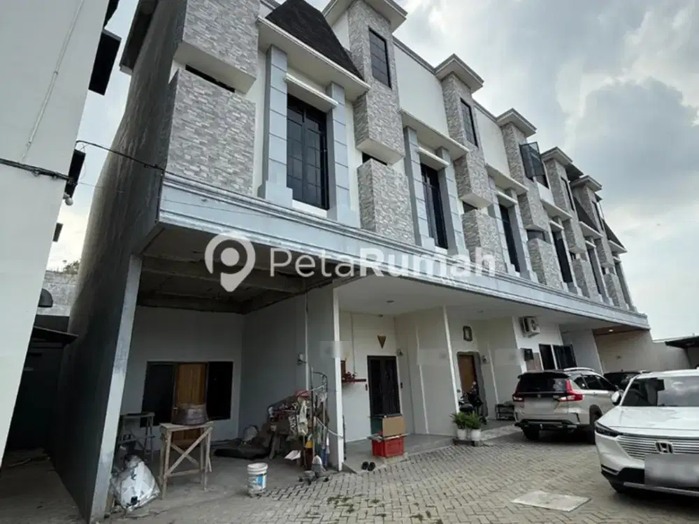 DIJUAL TOWNHOUSE JALAN PANCI KOMPLEK AYAHANDA PALACE - MEDAN PETISAH (indra & andy)