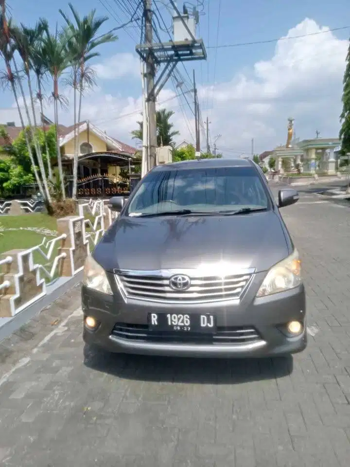 TOYOTA GRAND INNOVA 2.0 V AT 2011 (Pemakaian 2012)