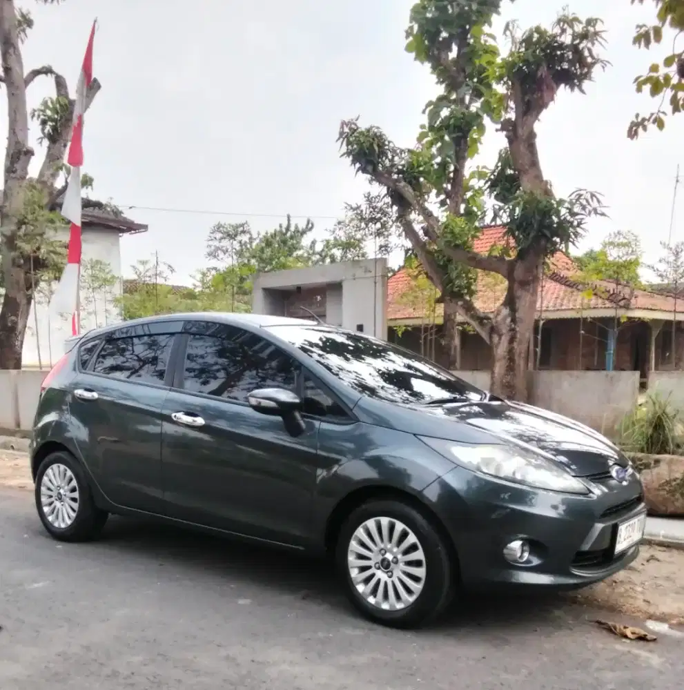 Ford Fiesta MANUAL 2013