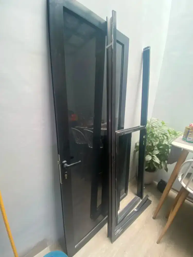 Pintu aluminium dan kosen plus 1 daun jendela