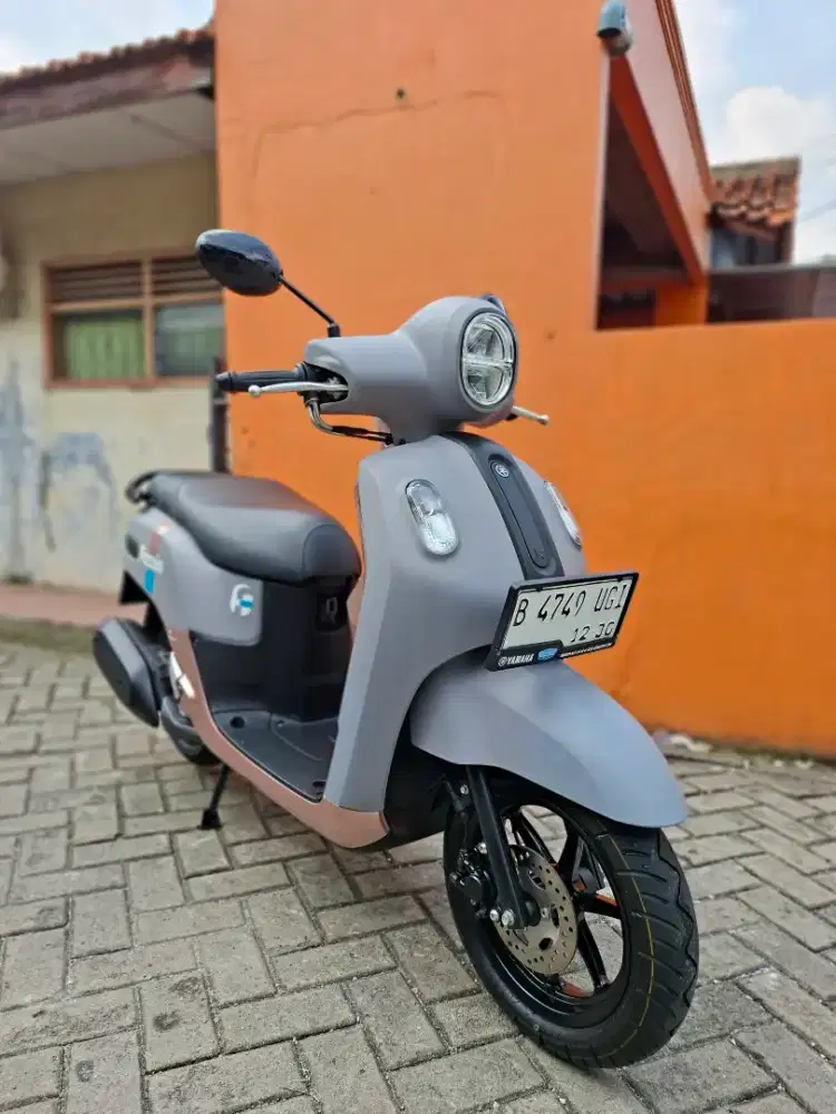 ( km 3 Rb ) Yamaha Fazzio Hybrid 2025 bln 12 Mulus Brgrnsi