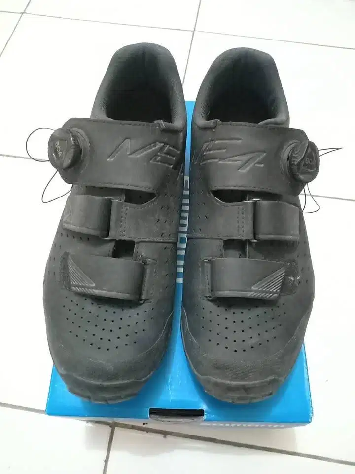 Sepatu Sepeda Shimano ME400