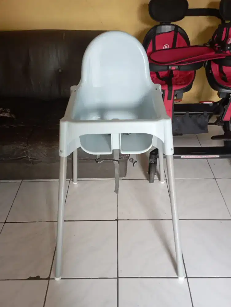 Tempat makan bayi