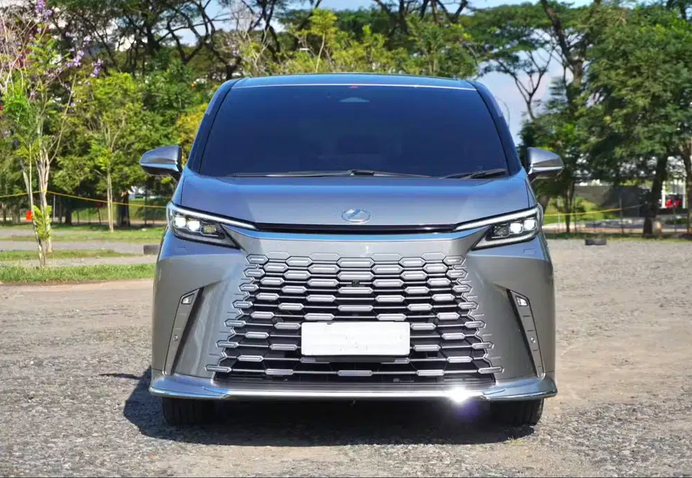 Lexus LM350h Hybrid Luxury A25A-FXS 2024