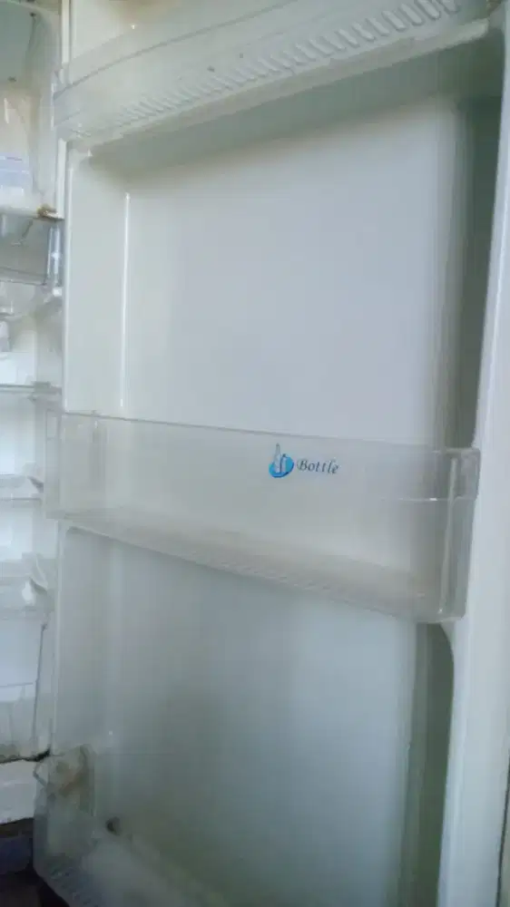 Jual kulkas Toshiba glacio