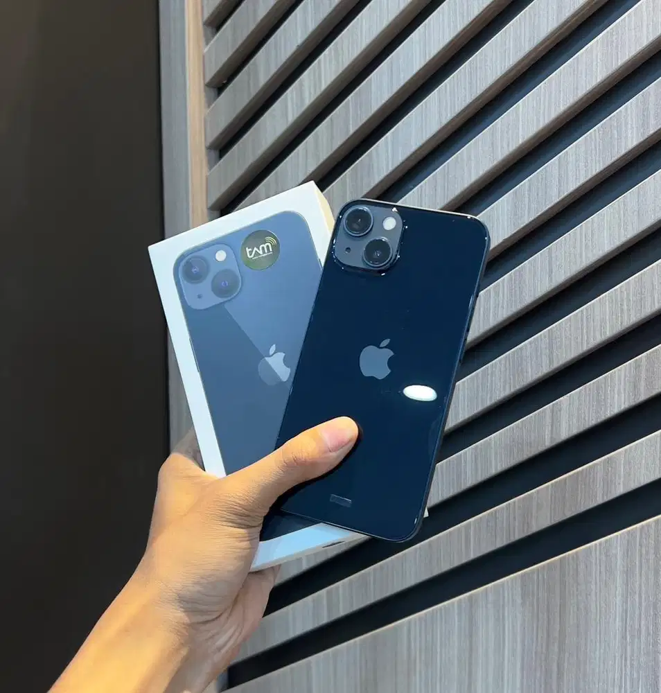 second iPhone 13 midnight