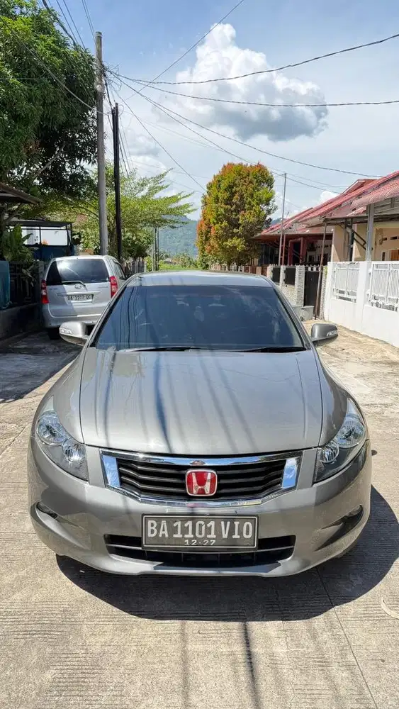 Dijual santai mobil pemakaian pribadi Honda Accord 2.4 Matic 2010
