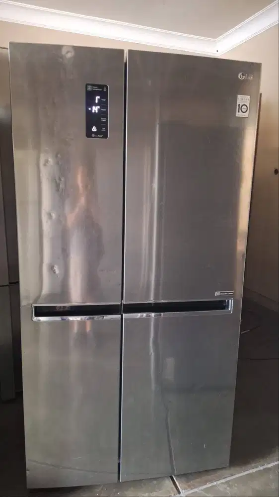 KULKAS LG 2 PINTU 687 L
