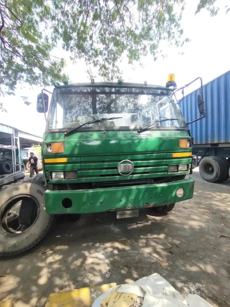 Nissan head trailer cka12 HHT tahun 1997