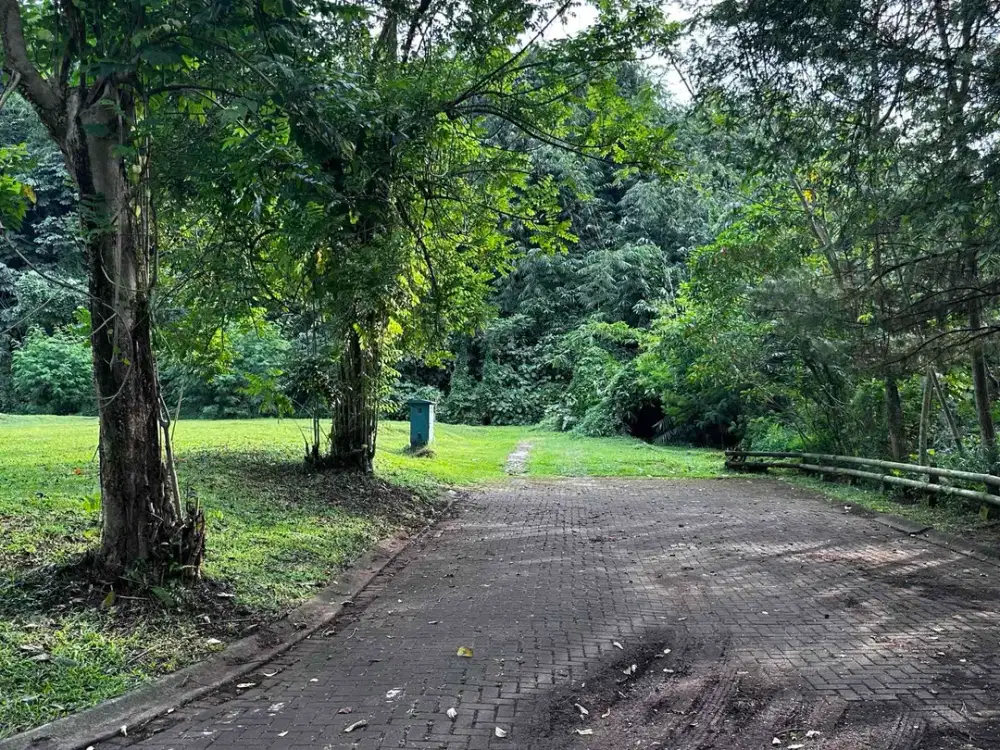 Suasana Puncak Ada Di BSD Kavling Hoek Monte Carlo The Green –  Posisi Pojok Super Privat & Tenang | Nuansa Villa & Dekat Aliran Sungai Mengalir