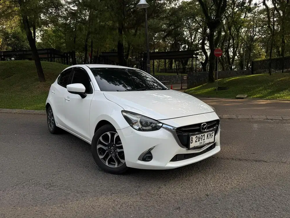 Mazda 2 R Skyactiv 2017 AT