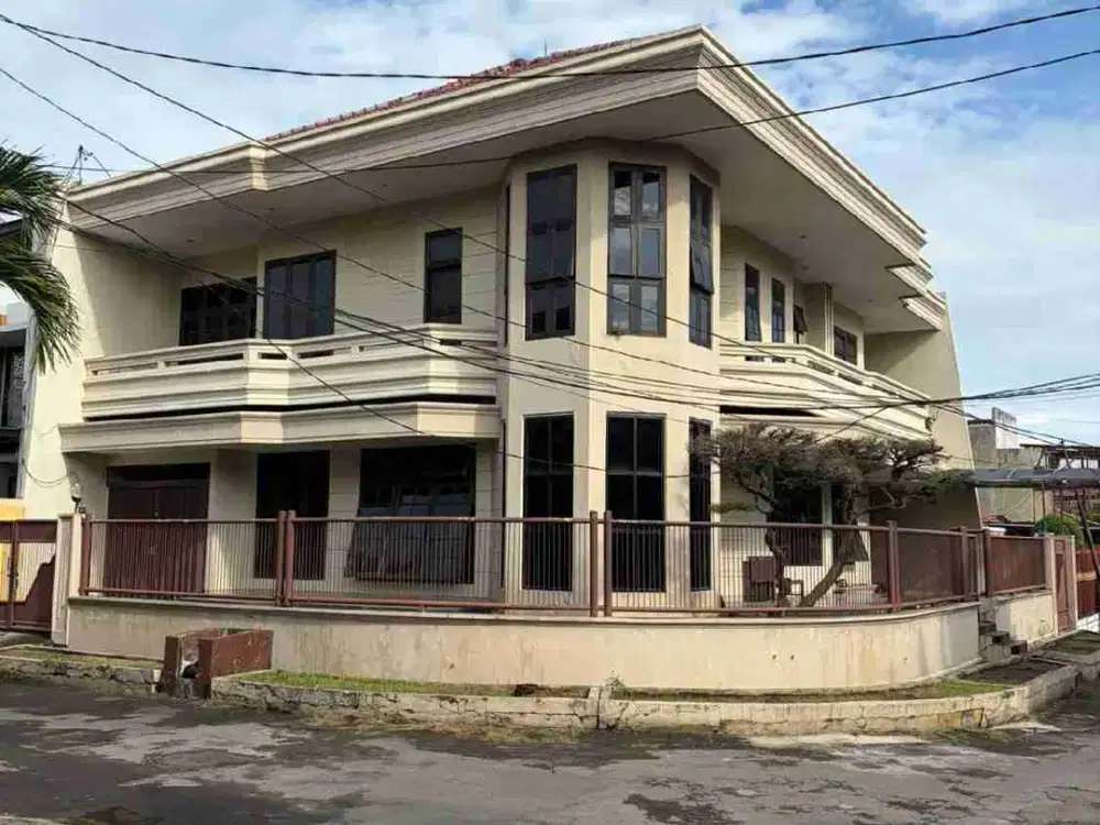 Dijual  Cepat Rumah  2 Lantai Darmo Harapan Posisi Hook Surabaya Barat