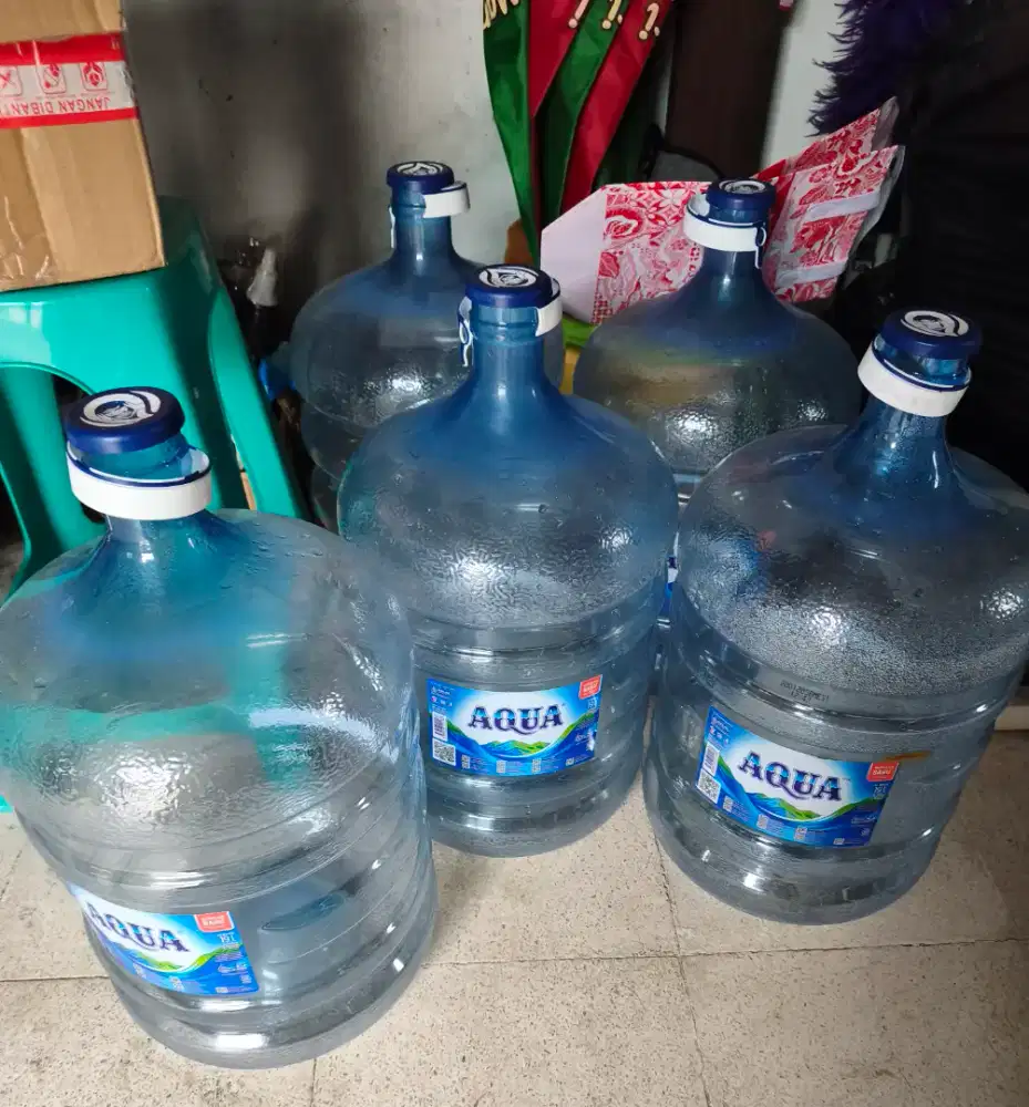 5 pcs galon aqua kondisi sangat bagus