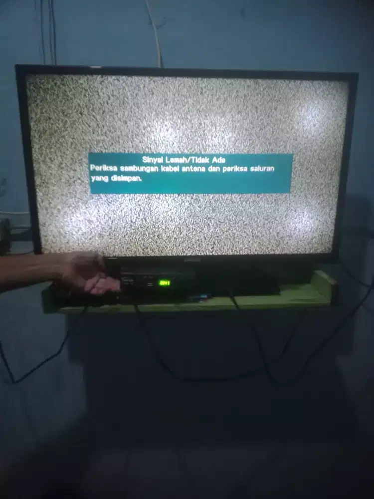 Tv led samsung dan stelbok