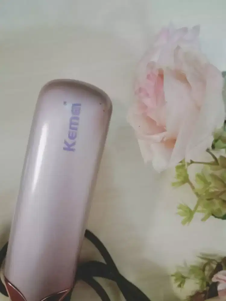 Catokan rambut merk kemei