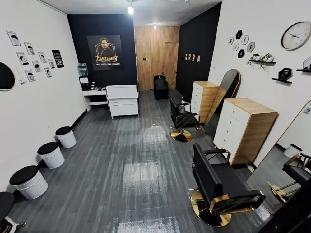 Dijual usaha / HAND OVER BARBER SHOP
LENGKAP DENGAN ALAT