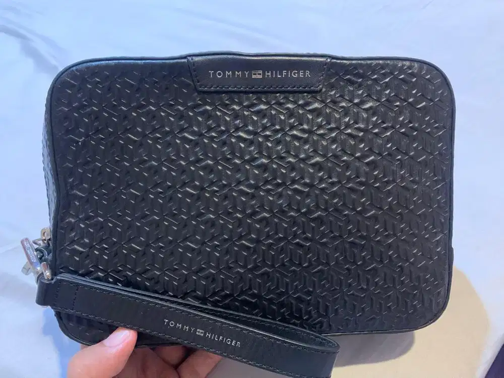 Tommy hilfiger original clutch bag