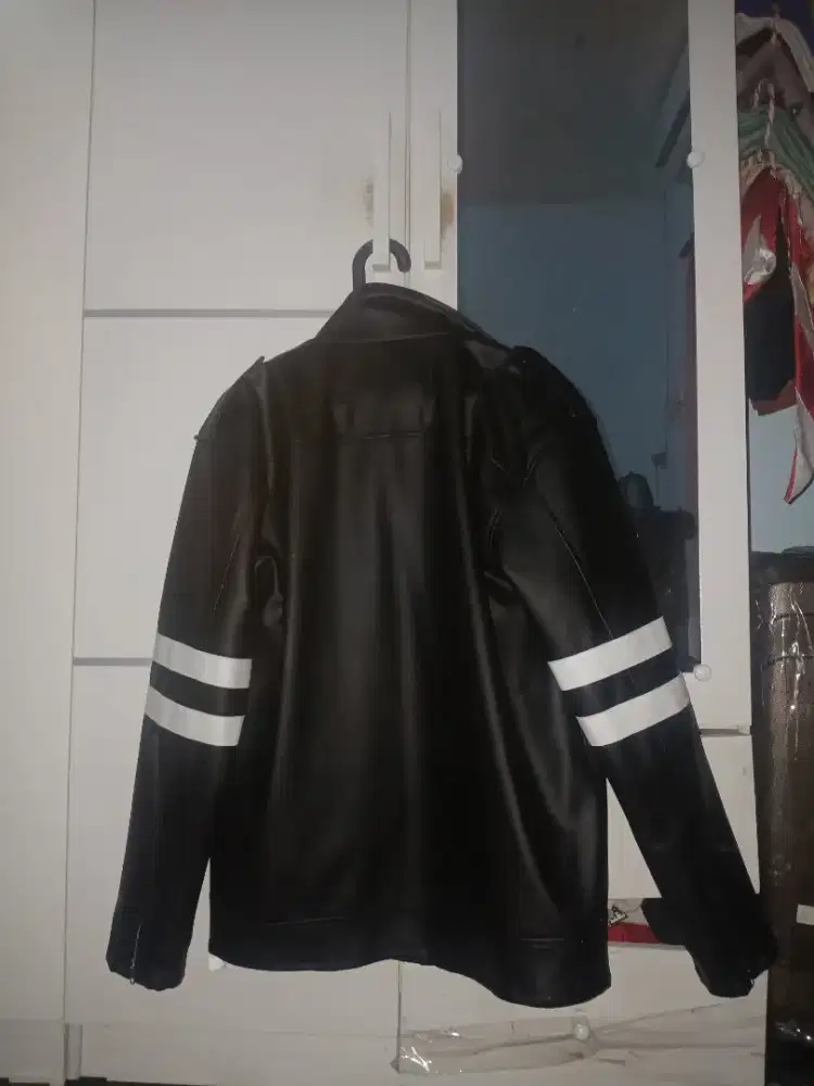 Jaket Kulit Tebal cocok buat pergi pergian naik motor