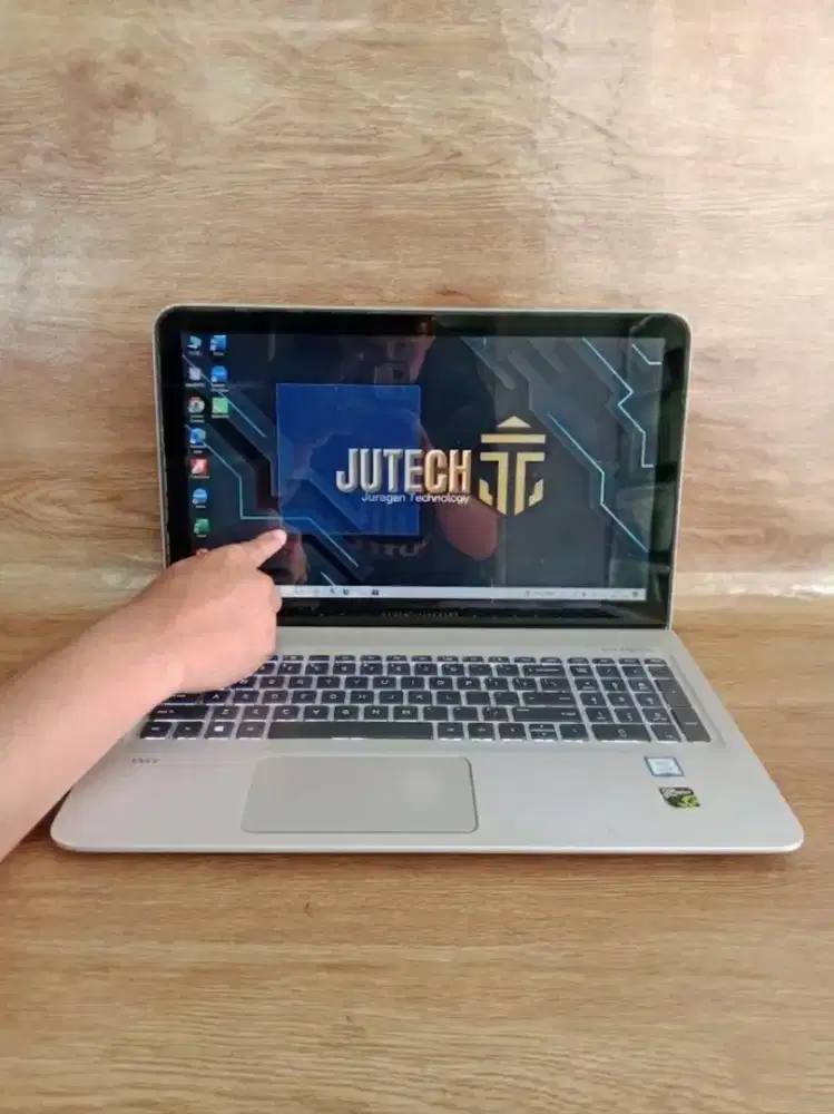 Laptop Gaming HP ENVY Touchscreen Core i7 Gen 6 GTX 950M  Ram 8GB