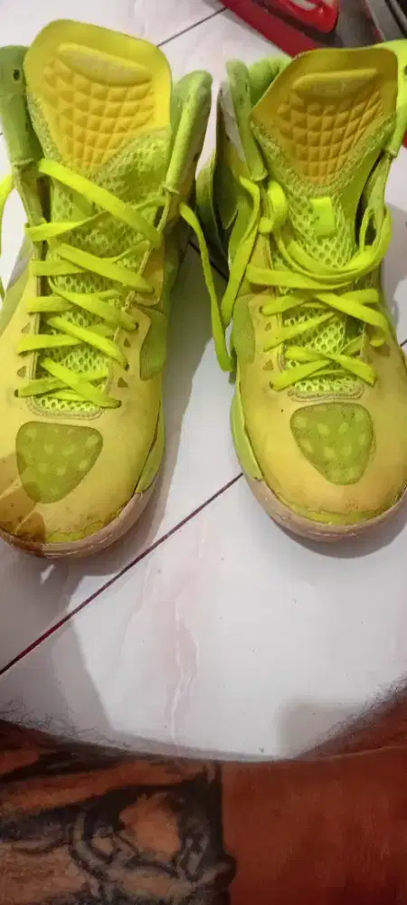 Jual sepatu apa adanya