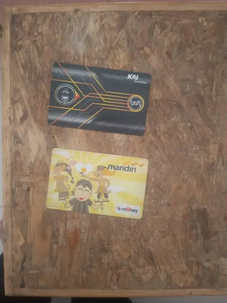 Kartu e money dan KAI