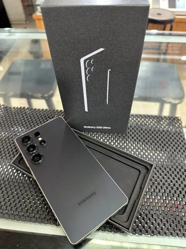 Second Samsung Galaxy S25 Ultra 12/512GB Ex Garansi Resmi