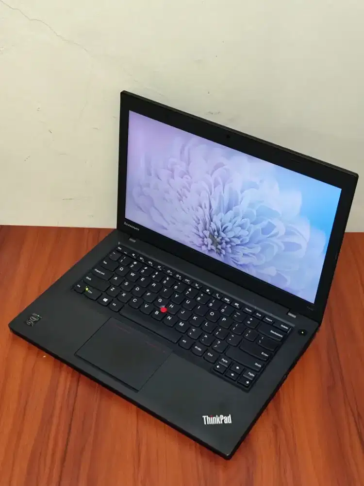 Lenovo ThinkPad T440 Core i5 RAM 8GB SSD 256GB Normal Siap Pakai