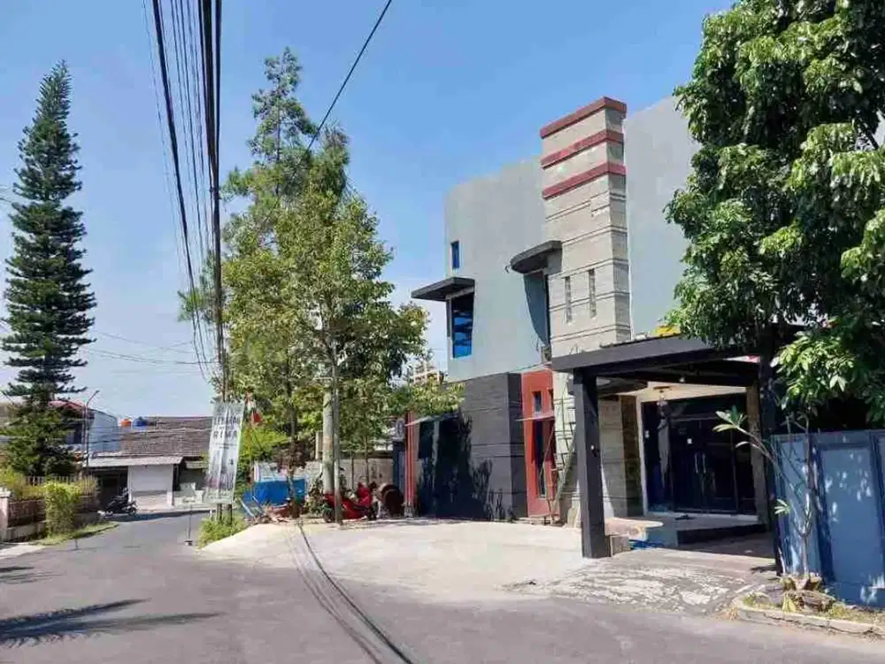rumah 2lantai bekas cafe cocok buat usaha lokasi strategis di golf arcamanik bandung