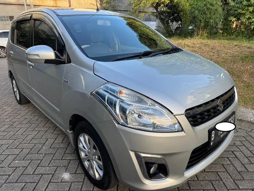 Dijual Mobil Suzuki Ertiga GL Manual Tahun 2012