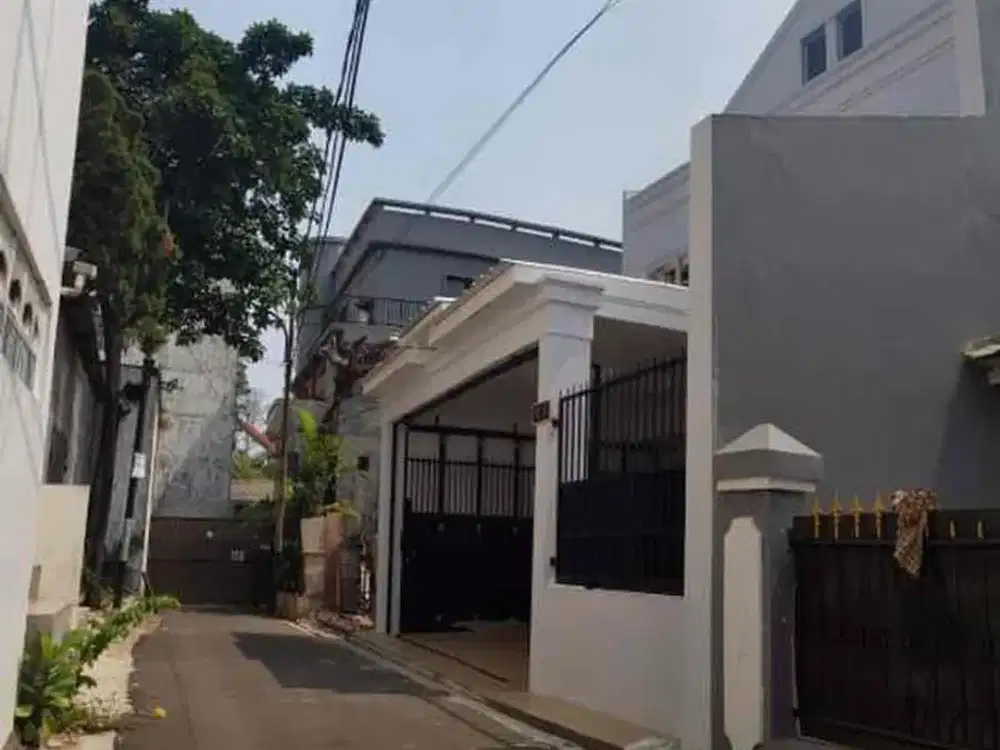 Rumah Lantai 3 Siap Huni Strategis di Cilandak