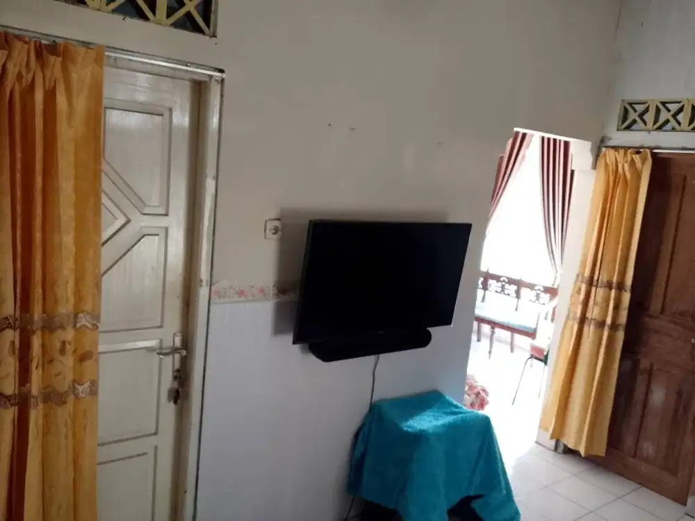 Rumah dekat kampus uty