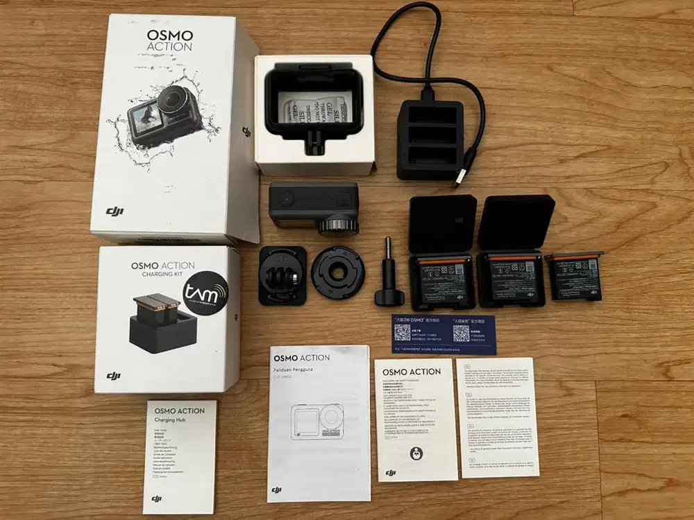 DJI OSMO ACTION + CHARGING KIT ORIGINAL DJI FULLSET BOX LIKE NEW