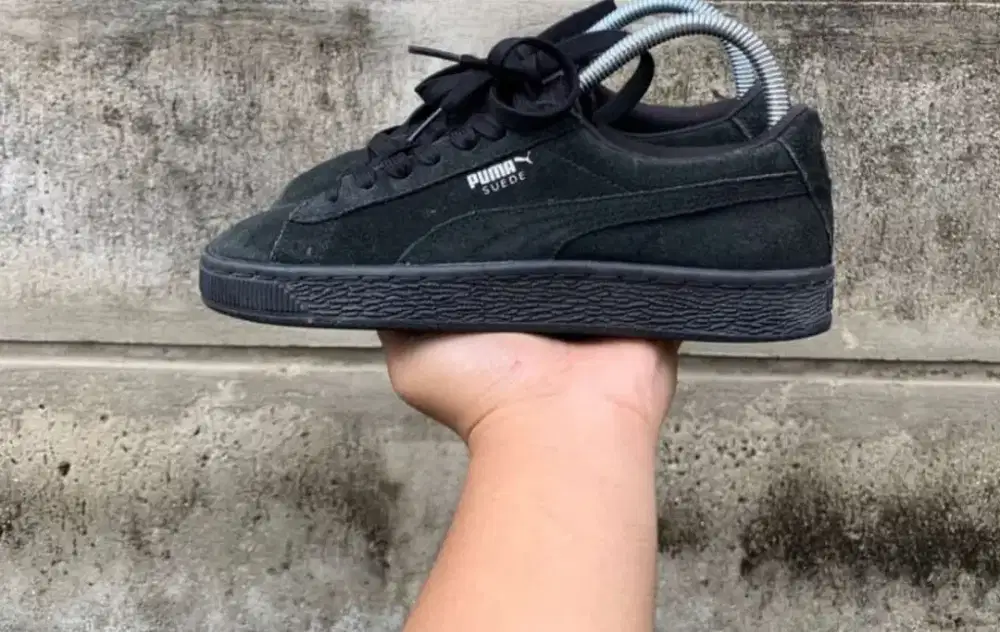 Sepatu puma black