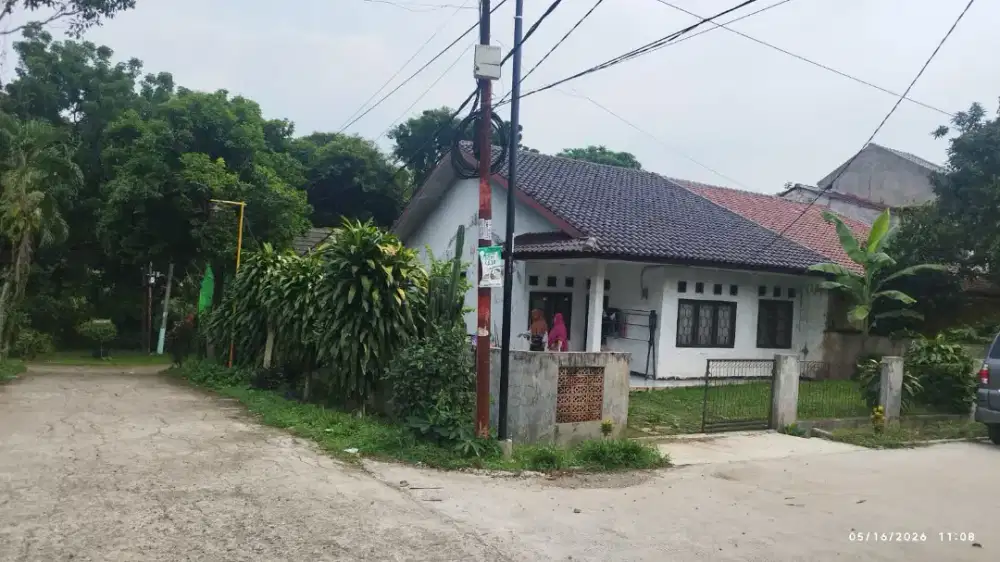 Rumah sederhana halaman luas