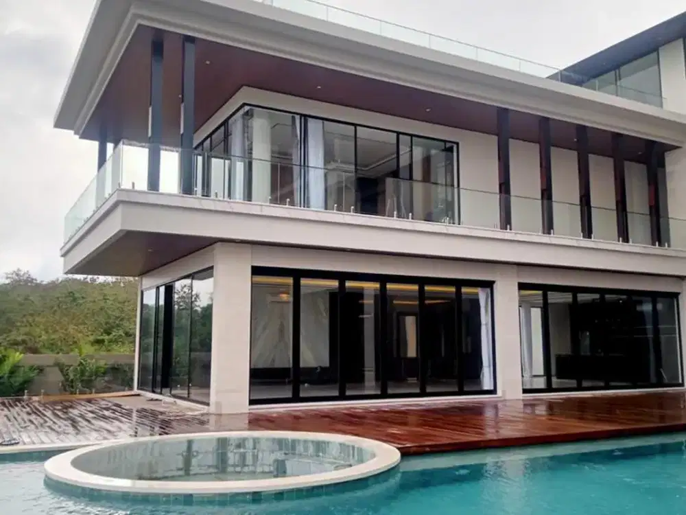 Villa Mewah dengan Desain Modern Eksklusif Dijual, di Ungasan Area