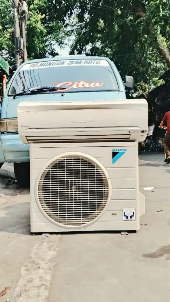 AC Daikin Thailand 1,5 PK R 410 second