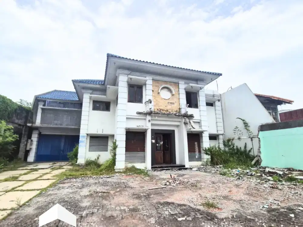 SEWA Gudang Luas Tengah Kota di Siliwangi Semarang