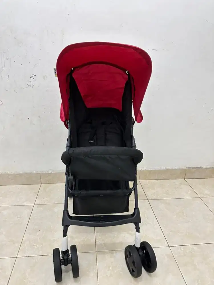 Stroler HAUCK warna hitam merah