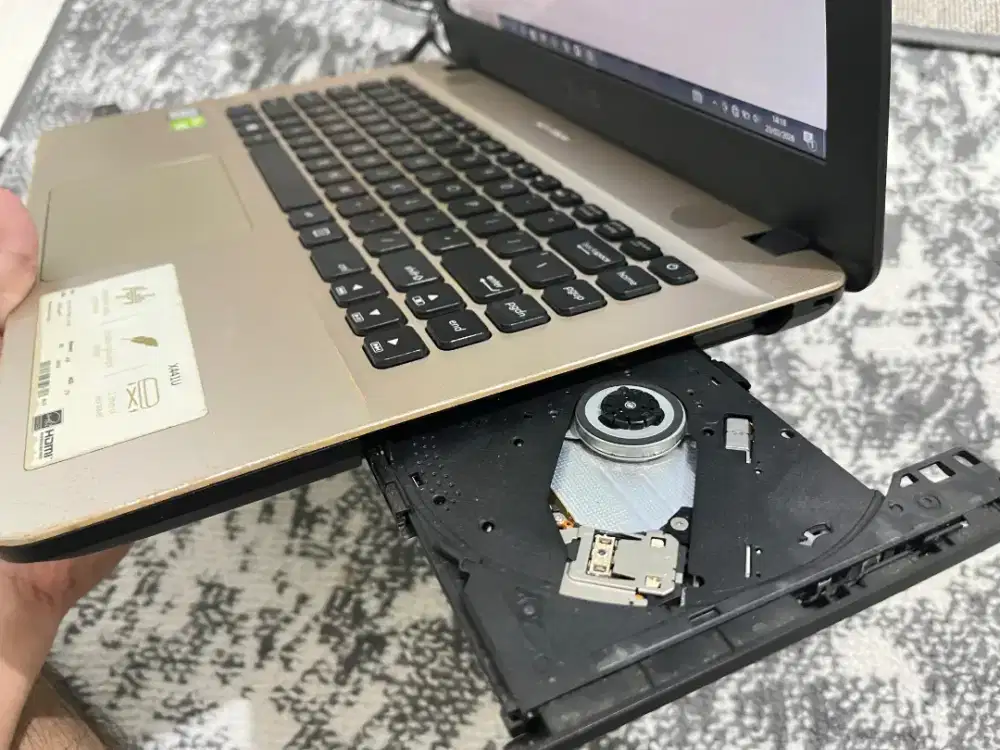 Laptop asus 1tb
